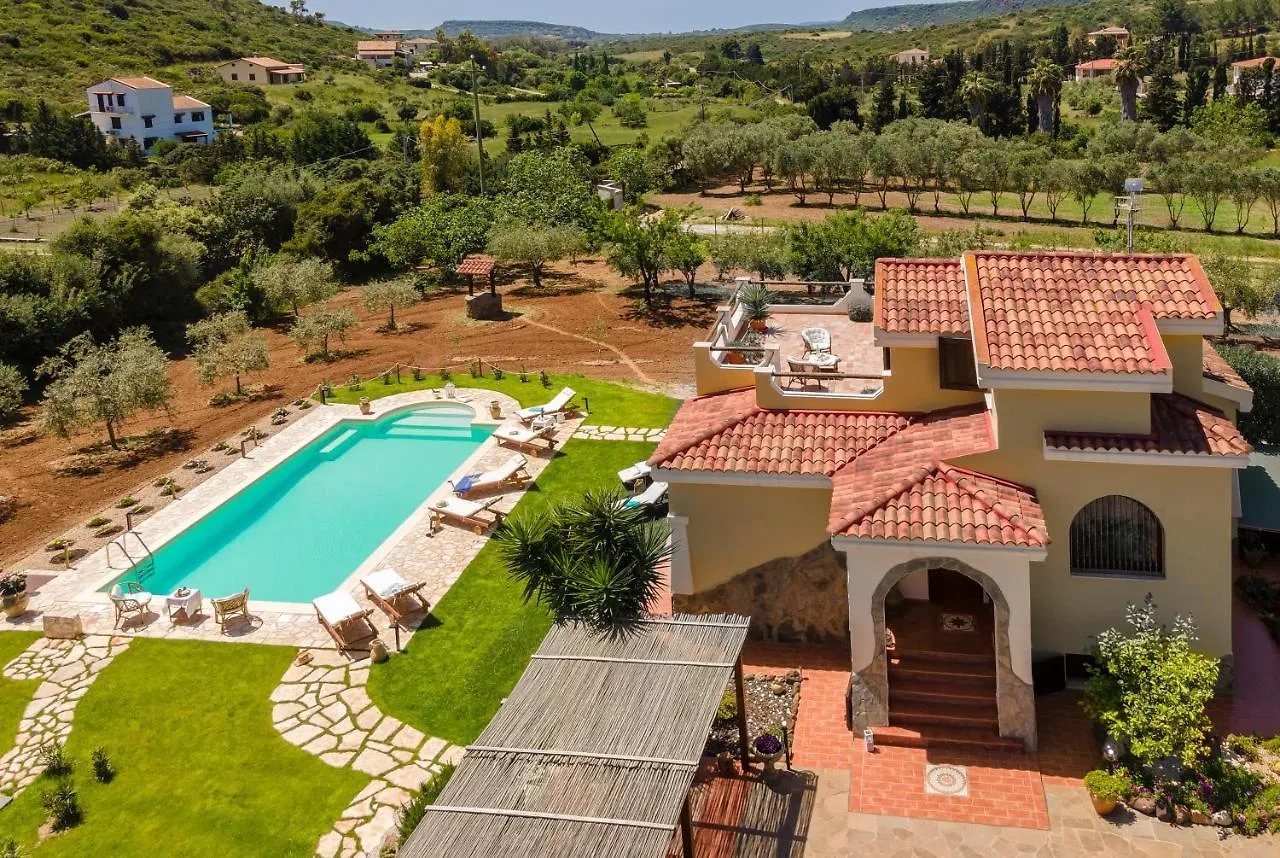 Villa Saige , Piscina Con Idromassaggio Alghero